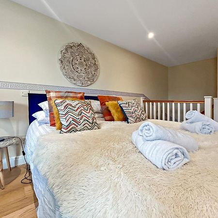 Church Suite, Stow-On-The-Wold, Sleeps 4, Town Location エクステリア 写真