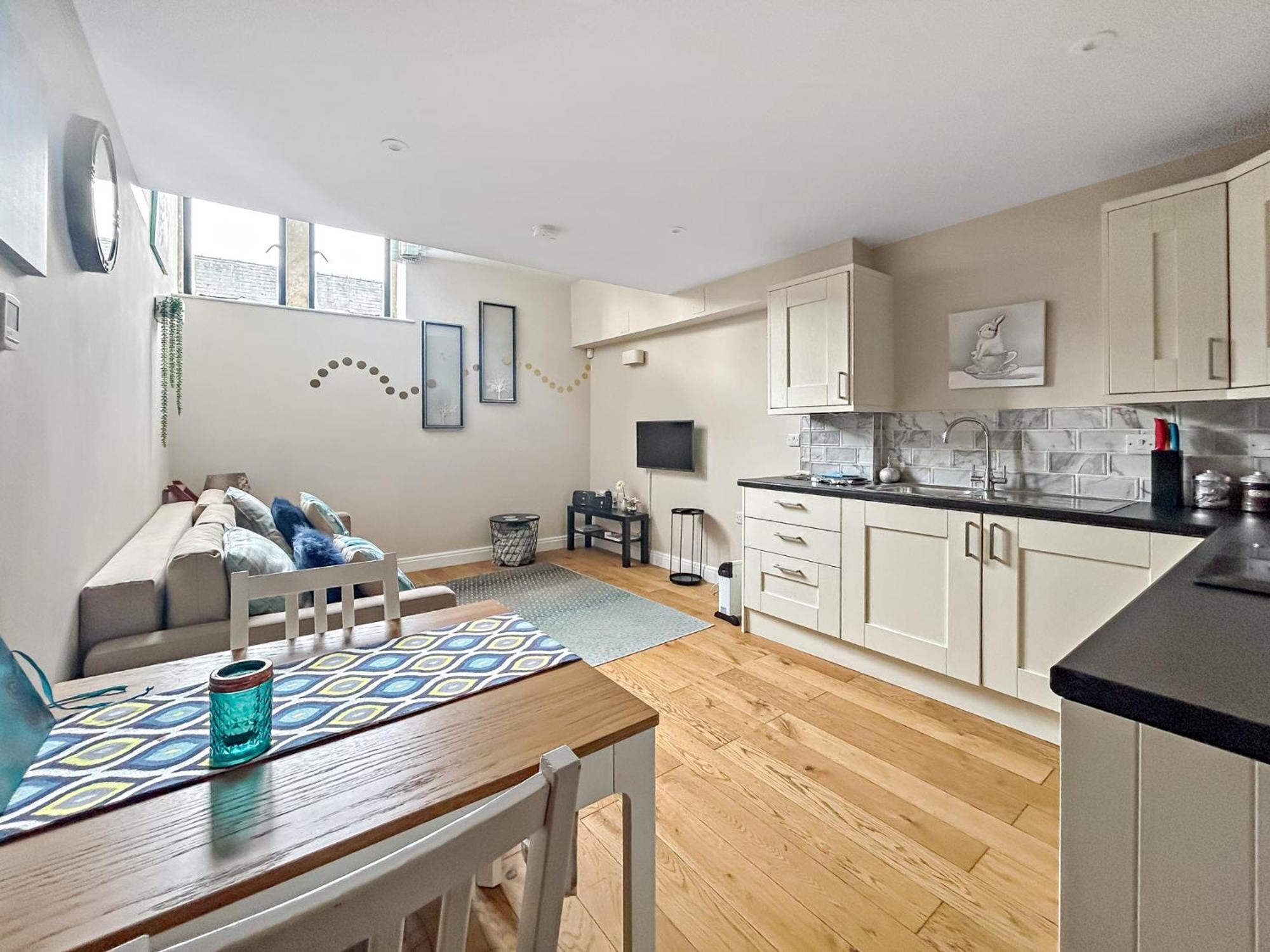 Church Suite, Stow-On-The-Wold, Sleeps 4, Town Location エクステリア 写真